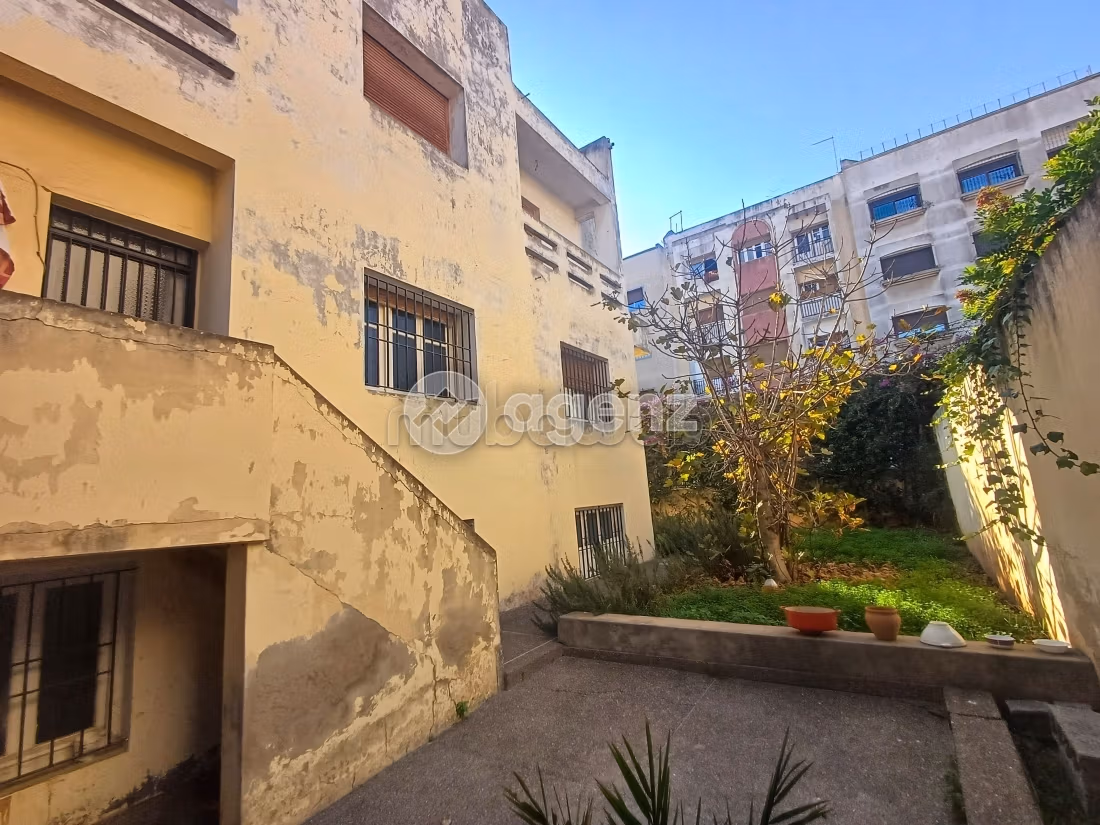 Villa à vendre 350 m², 6 chambres Oulfa Casablanca