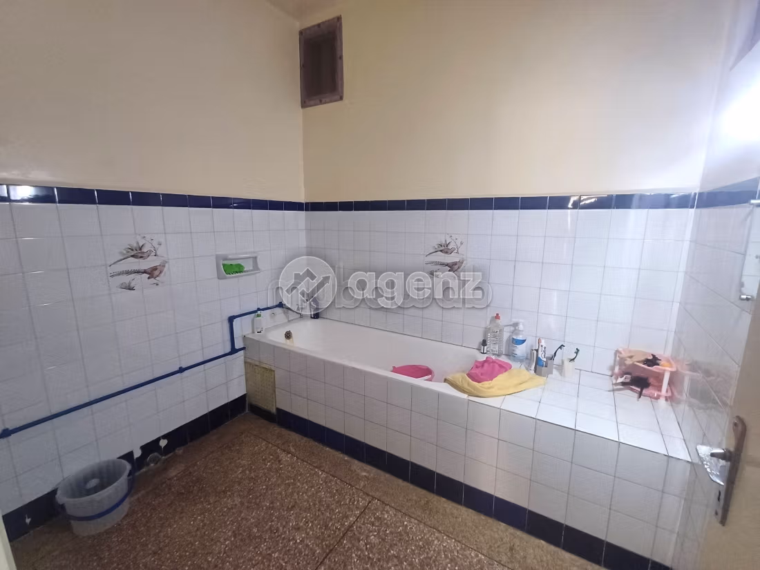 Villa à vendre 350 m², 6 chambres Oulfa Casablanca