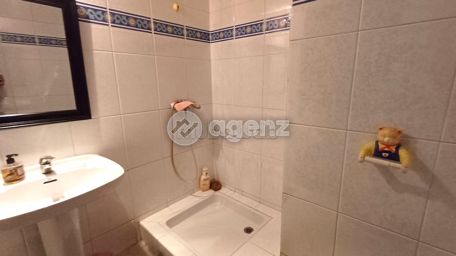 Vendita appartamento a Bourgogne Ouest. 3 camere. Posto auto