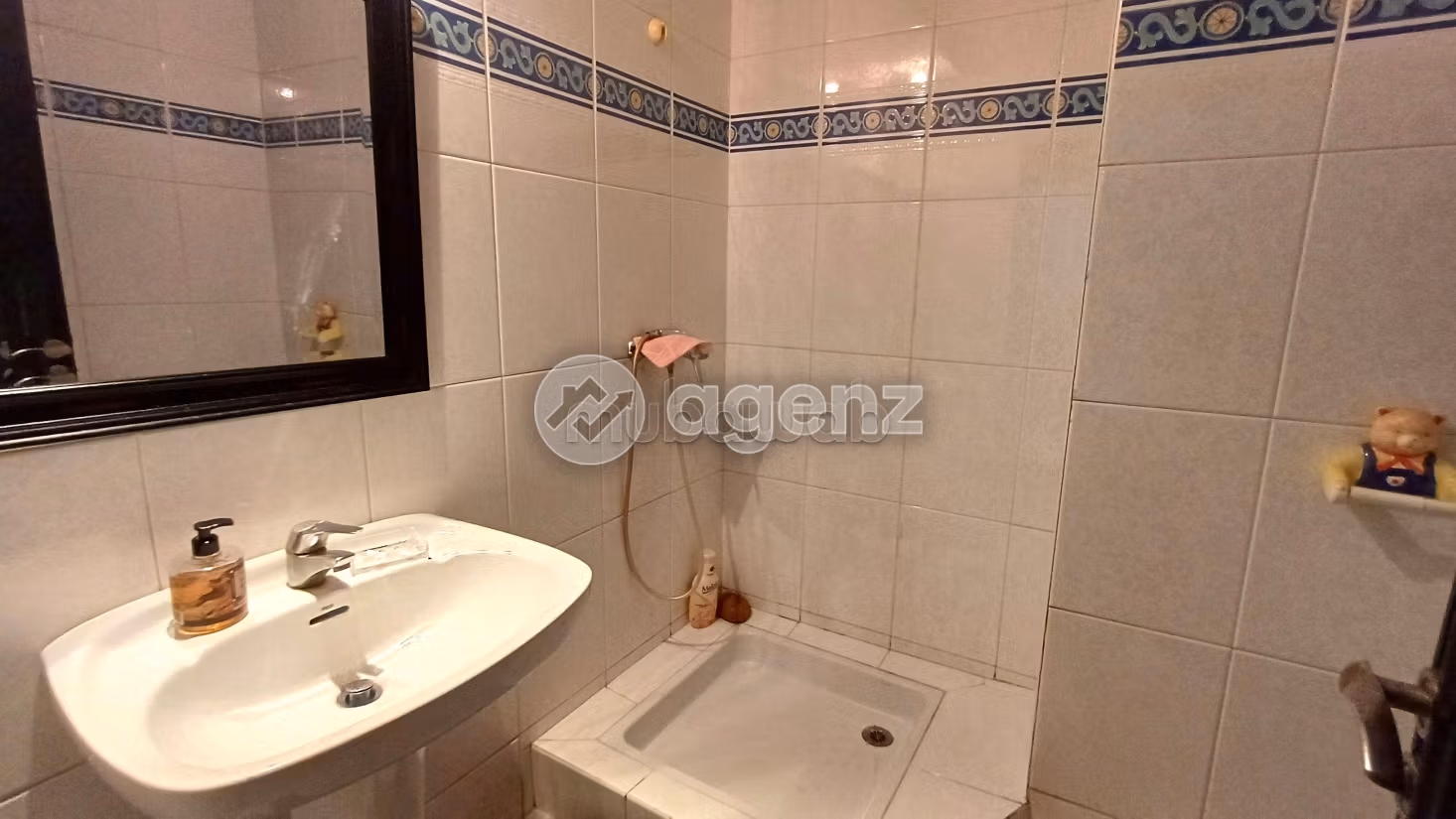 Vendita appartamento a Bourgogne Ouest. 3 camere. Posto auto
