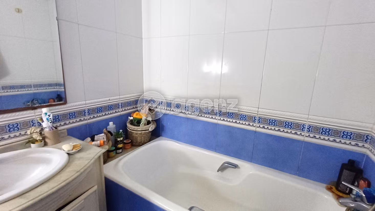 Vendita appartamento a Bourgogne Ouest. 3 camere. Posto auto