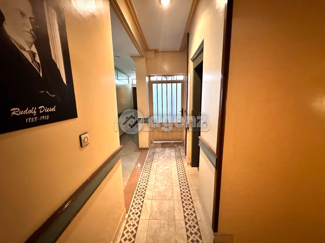 Oficinas en venta en Maârif. Superficie 633 m². Ascensor