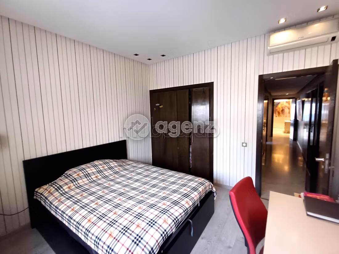 Appartement 200 m² à Champ de course — 15
