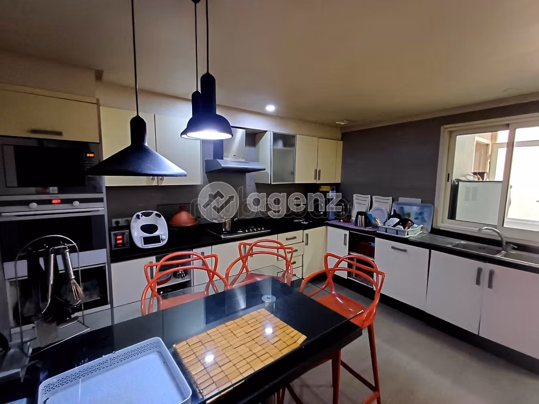 Appartement 200 m² à Champ de course — 16