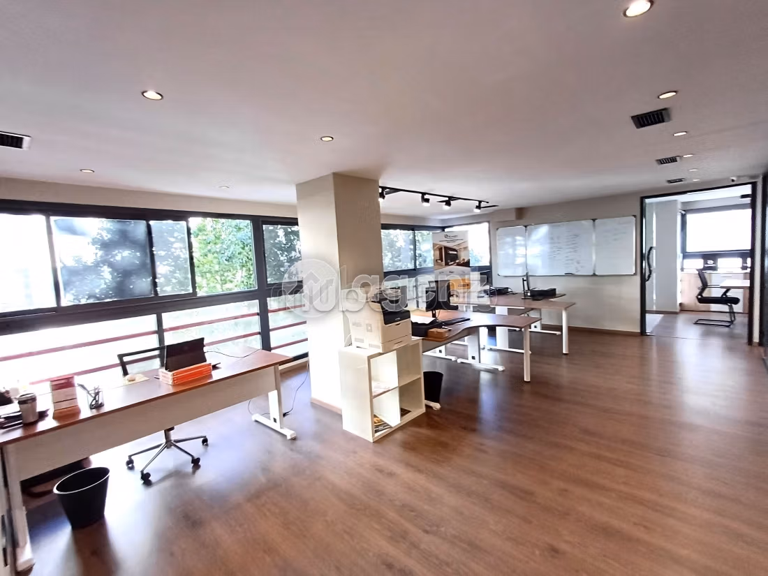 Oficinas en alquiler en Maârif Extension. Area 113 m². Sin ascensor