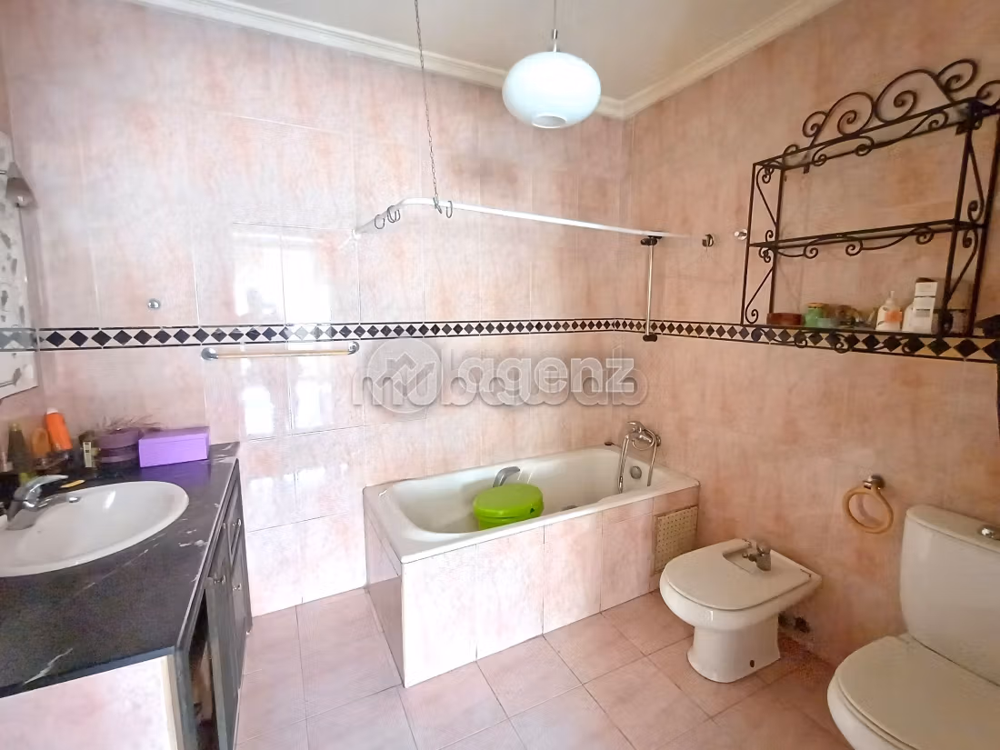 Appartement 193 m² f Les Hôpitaux — 19