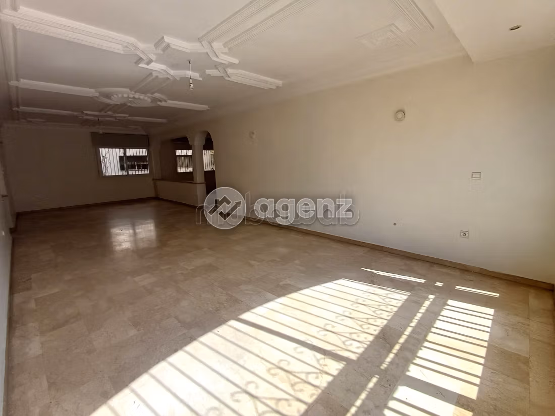 Appartement à vendre 193 m², 3 chambres Les Hôpitaux Casablanca