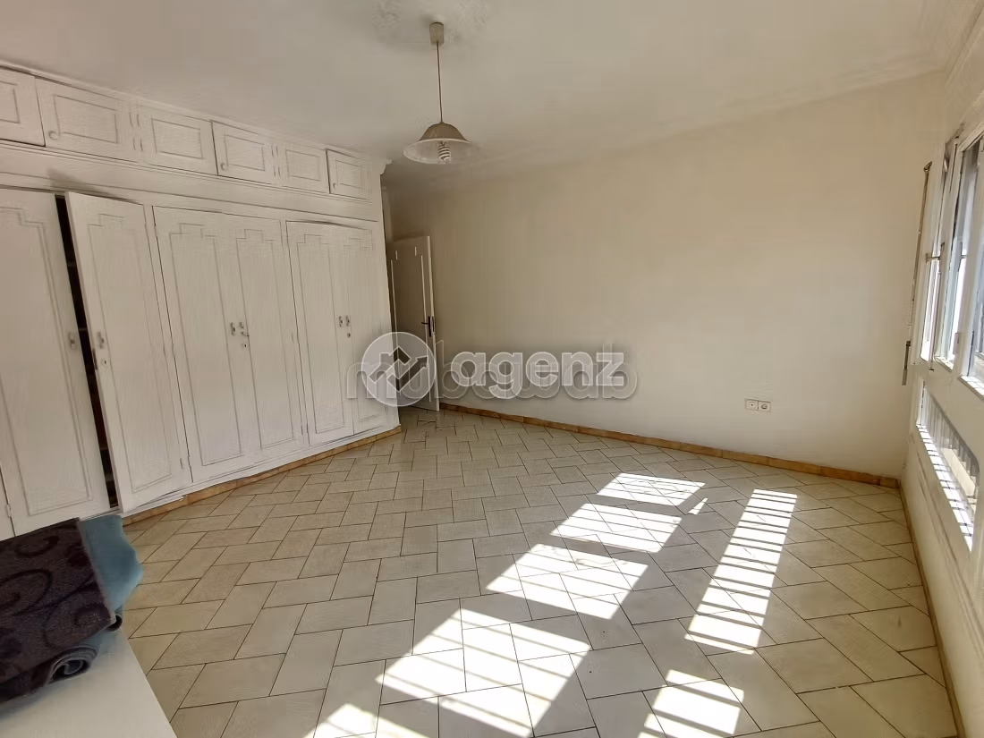 Appartement 193 m² f Les Hôpitaux — 13