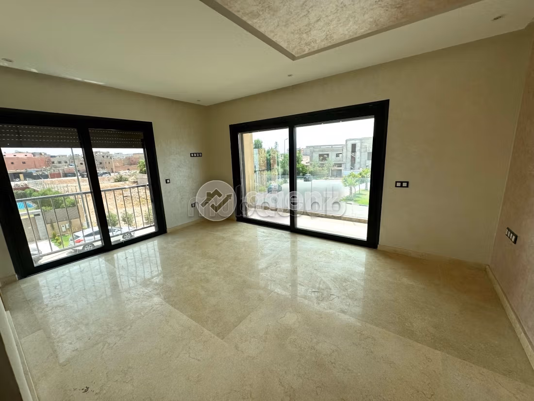 Fabulous villa for sale in Route Amizmiz. Surface area 626 m². Garden and garage