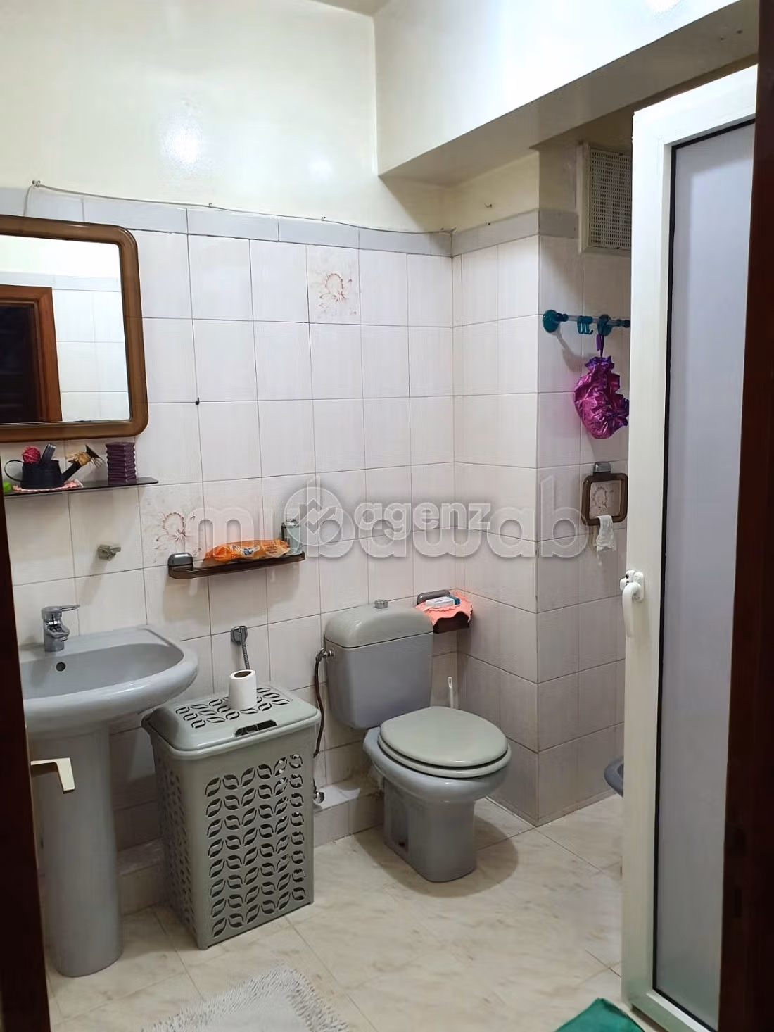 Vendita di uno splendido appartamento. 3 camere. Ascensore e posto auto