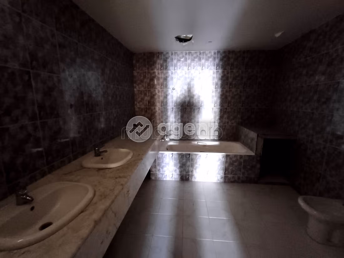 Apartment for sale in Nouvelle Ville. Area 266 m². Carpark and terrace
