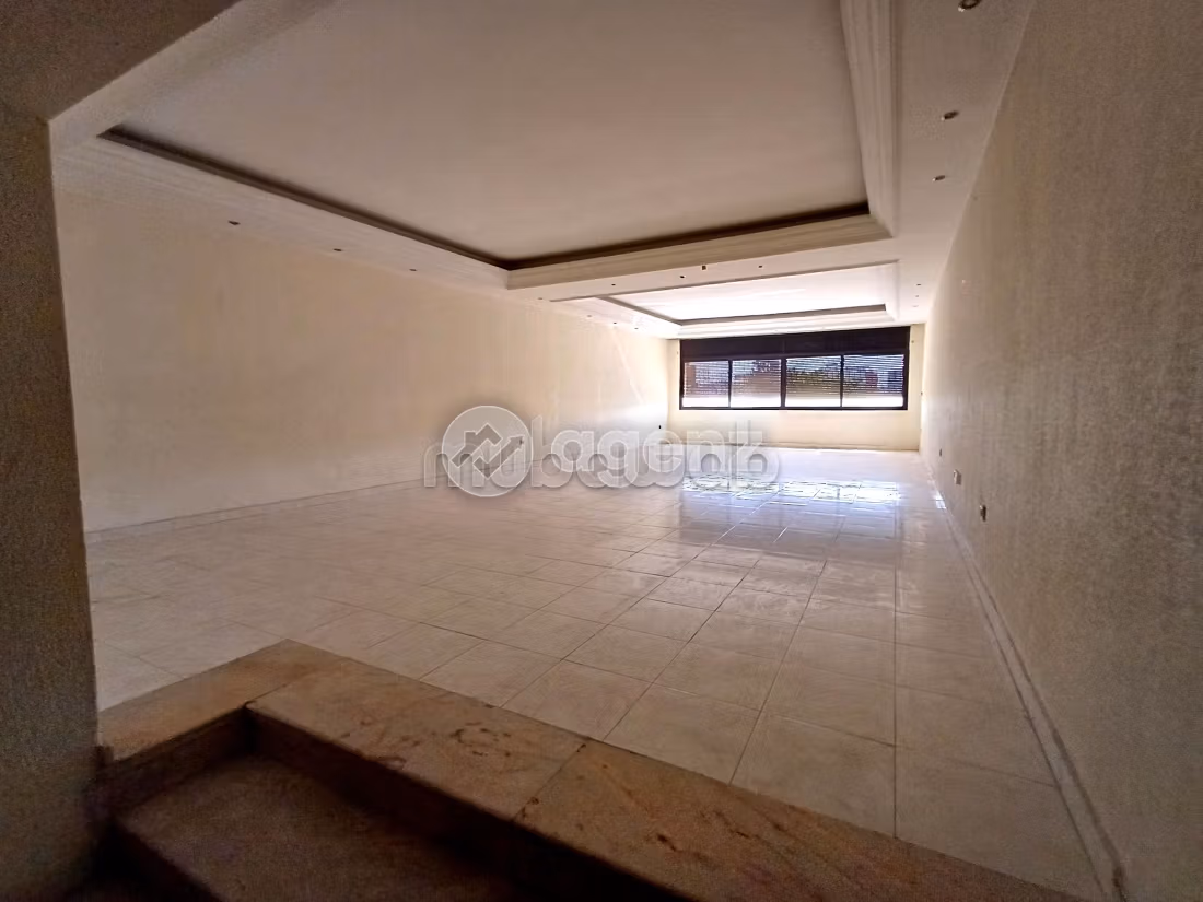 Apartment for sale in Nouvelle Ville. Area 266 m². Carpark and terrace