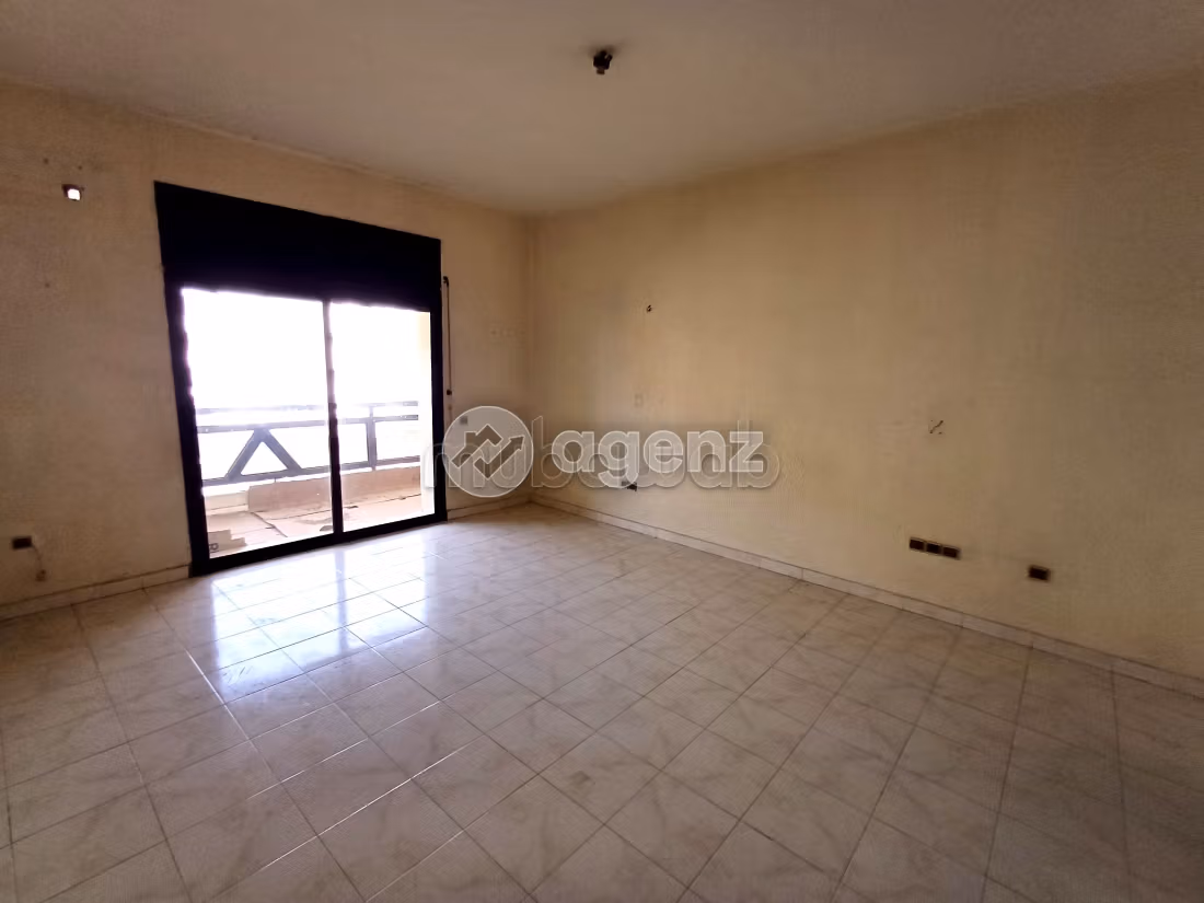 Apartment for sale in Nouvelle Ville. Area 266 m². Carpark and terrace