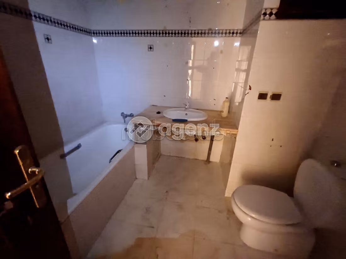 Apartment for sale in Nouvelle Ville. Area 266 m². Carpark and terrace