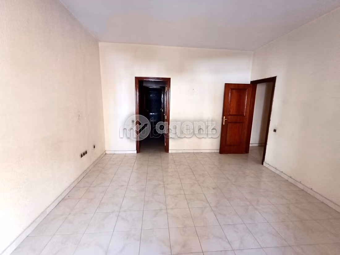 Apartment for sale in Nouvelle Ville. Area 266 m². Carpark and terrace