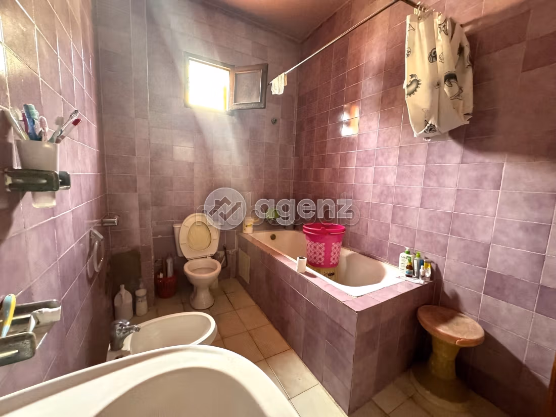 Magnífica villa en venta en Ain Chock. 4 dormitorios. Chiminea operativa