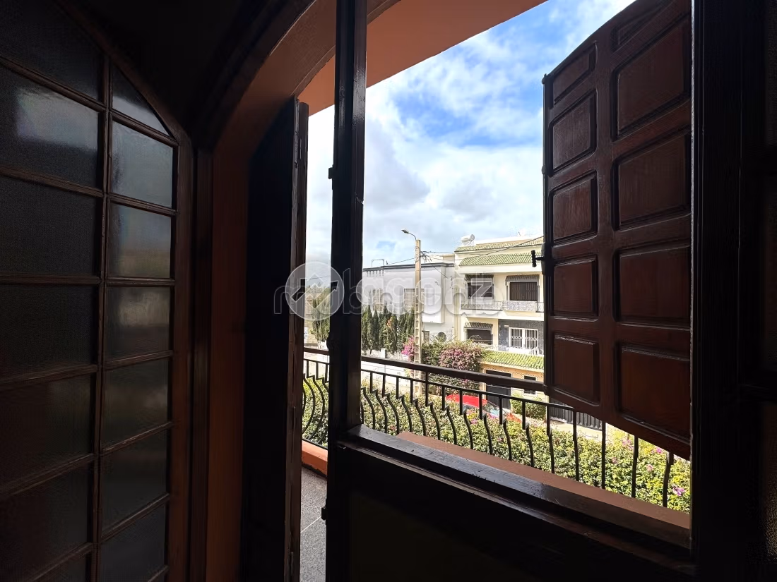 Magnífica villa en venta en Ain Chock. 4 dormitorios. Chiminea operativa