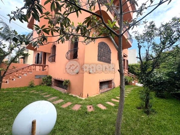 Magnífica villa en venta en Ain Chock. 4 dormitorios. Chiminea operativa