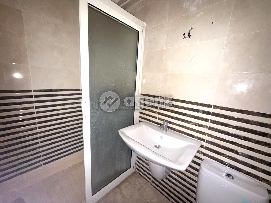 Magnífico piso en venta en Sidi Maarouf. Gran superficie 128 m². Terraza y ascensor