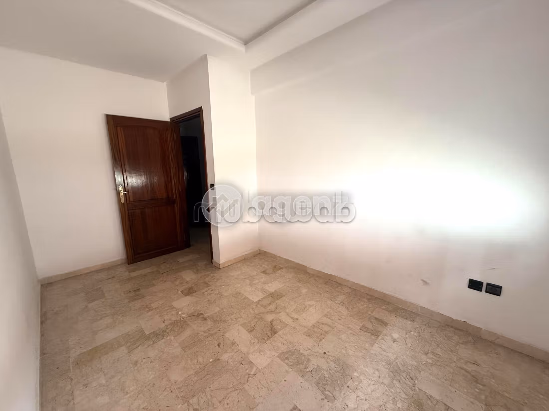 Magnífico piso en venta en Sidi Maarouf. Gran superficie 128 m². Terraza y ascensor