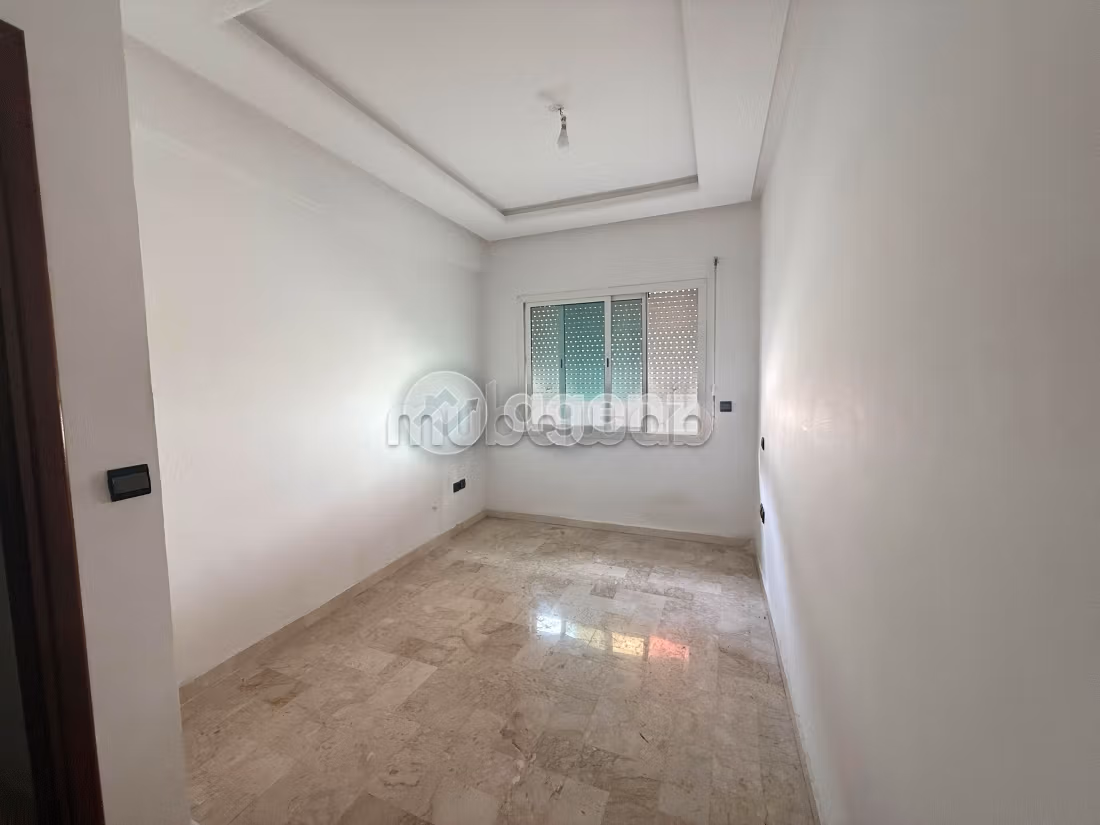 Magnífico piso en venta en Sidi Maarouf. Gran superficie 128 m². Terraza y ascensor