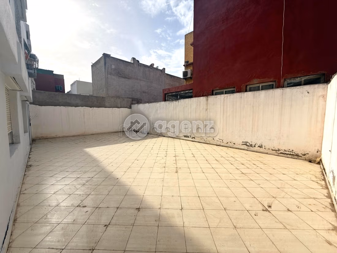 Magnífico piso en venta en Sidi Maarouf. Gran superficie 128 m². Terraza y ascensor