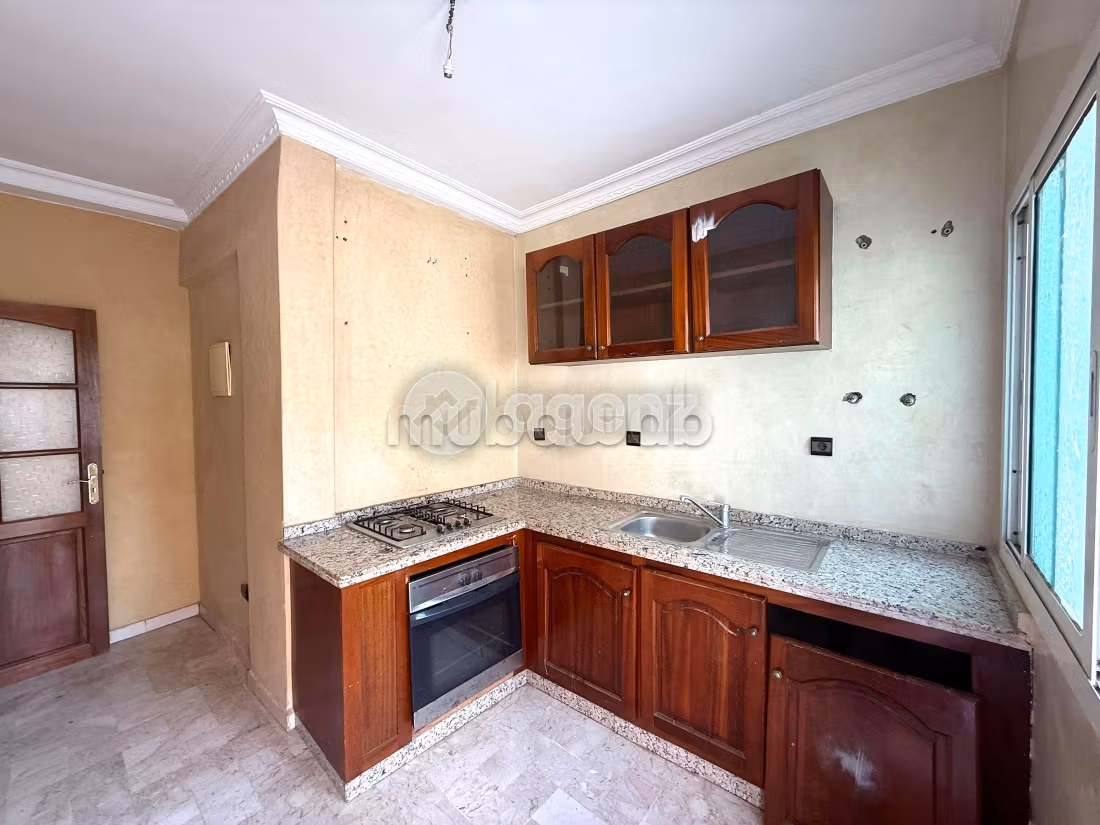 Magnífico piso en venta en Sidi Maarouf. Gran superficie 128 m². Terraza y ascensor