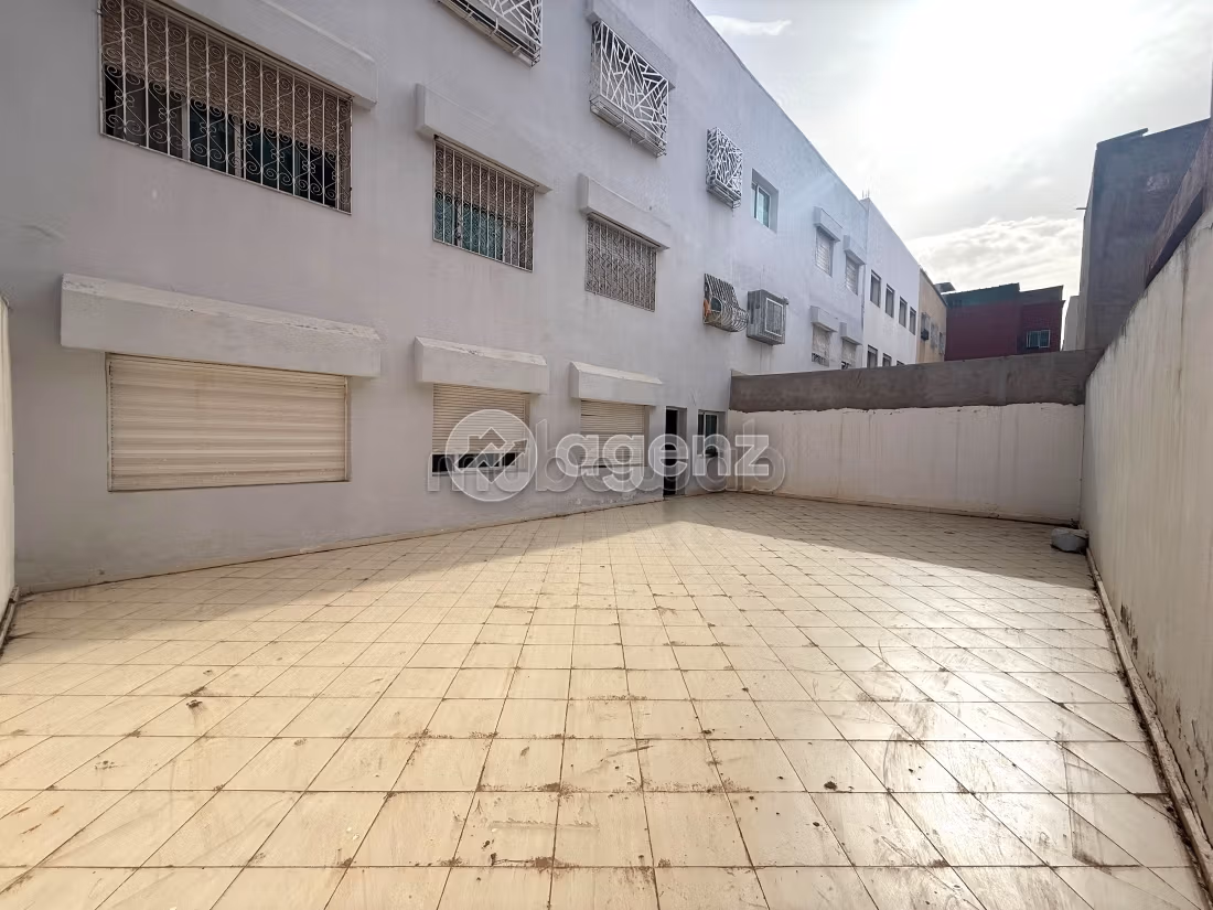 Magnífico piso en venta en Sidi Maarouf. Gran superficie 128 m². Terraza y ascensor