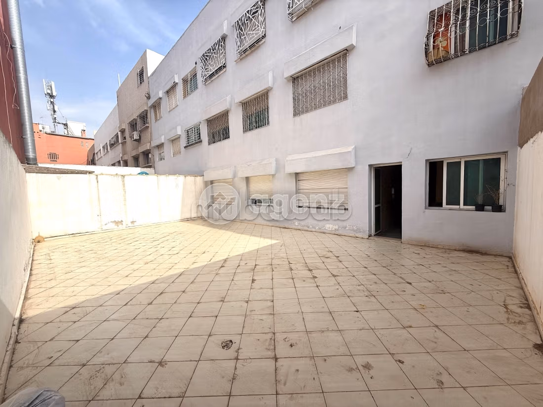 Magnífico piso en venta en Sidi Maarouf. Gran superficie 128 m². Terraza y ascensor