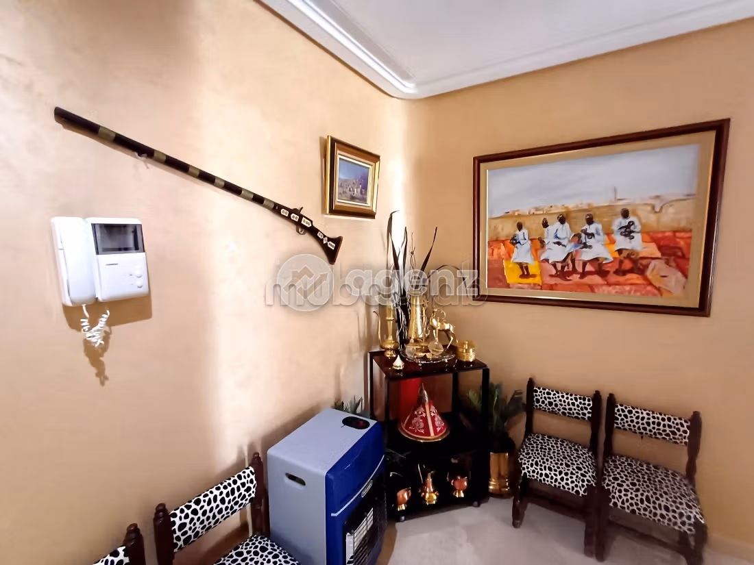 Bonito piso en venta. Dimensión 246 m². Ascensor y estacionamiento