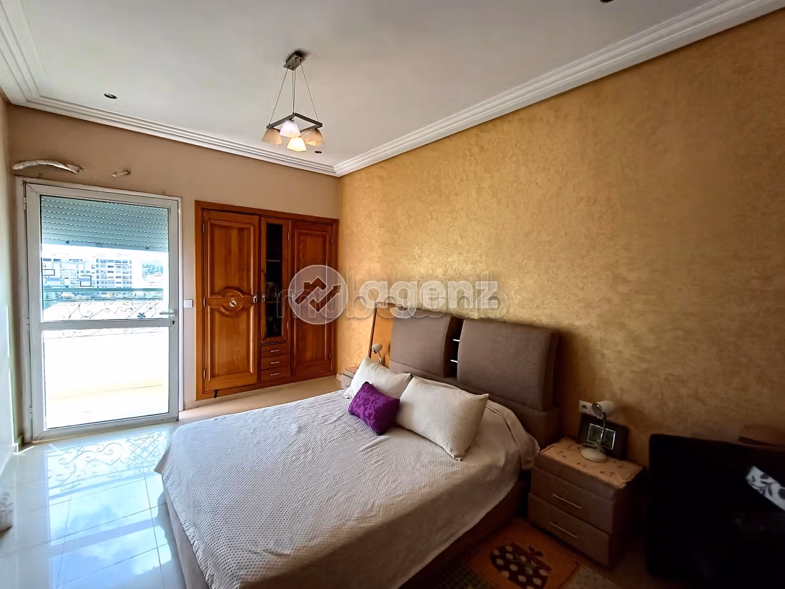Bonito piso en venta. Dimensión 246 m². Ascensor y estacionamiento