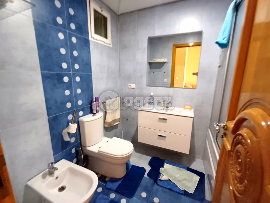Bonito piso en venta. Dimensión 246 m². Ascensor y estacionamiento