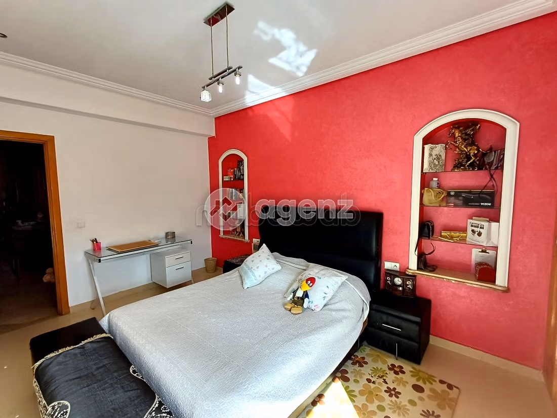 Bonito piso en venta. Dimensión 246 m². Ascensor y estacionamiento