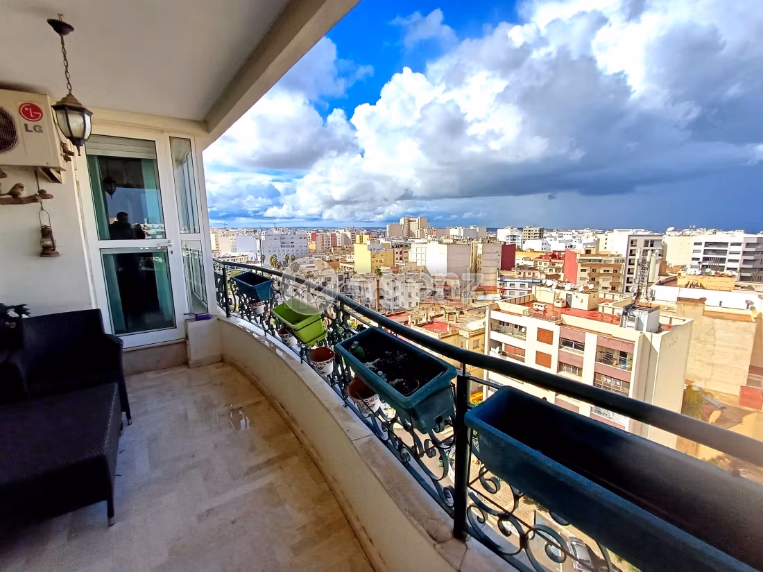 Bonito piso en venta. Dimensión 246 m². Ascensor y estacionamiento