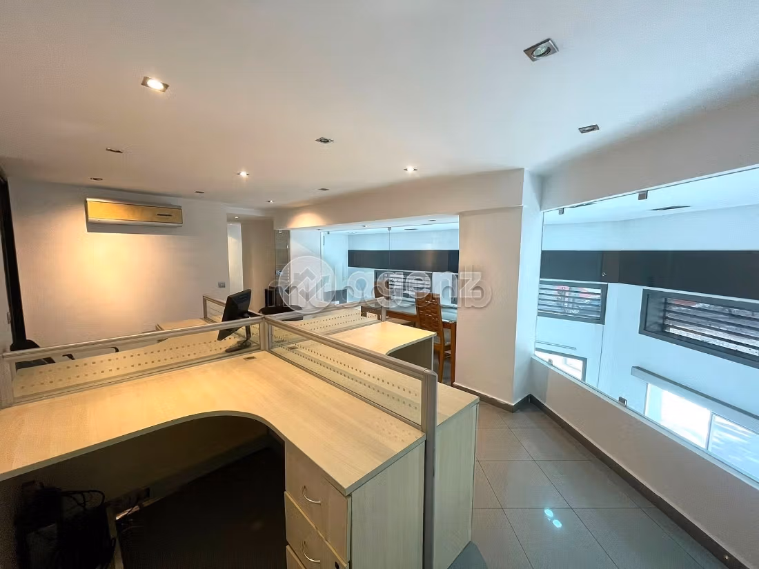 Offices & shops to rent in Val Fleury. Small area 108 m²