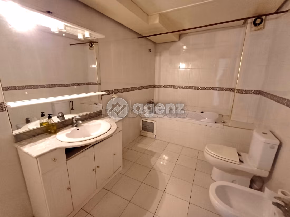 Appartement à vendre 300 m², 4 chambres El Menzeh Meknès