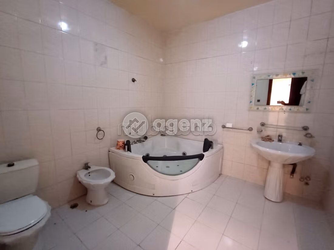 Appartement à vendre 300 m², 4 chambres El Menzeh Meknès
