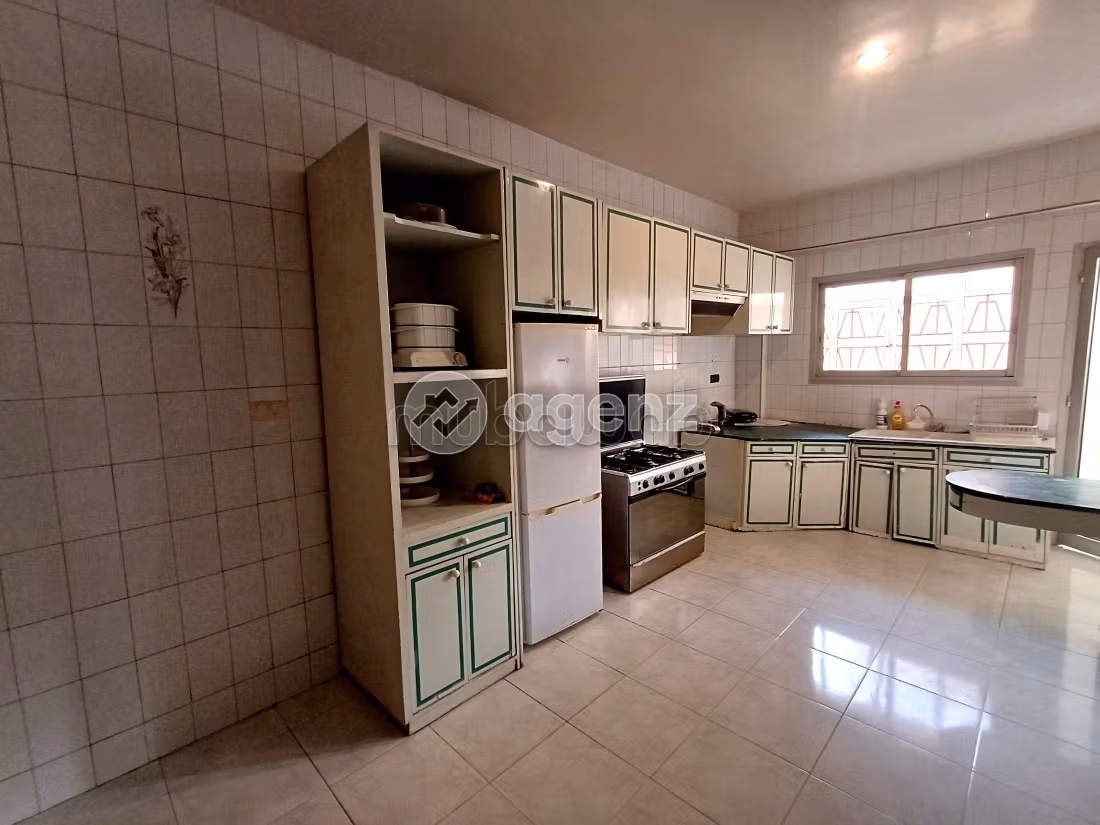 Appartement à vendre 300 m², 4 chambres El Menzeh Meknès