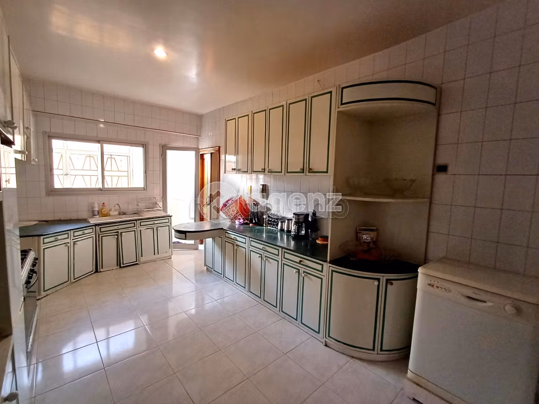 Appartement à vendre 300 m², 4 chambres El Menzeh Meknès
