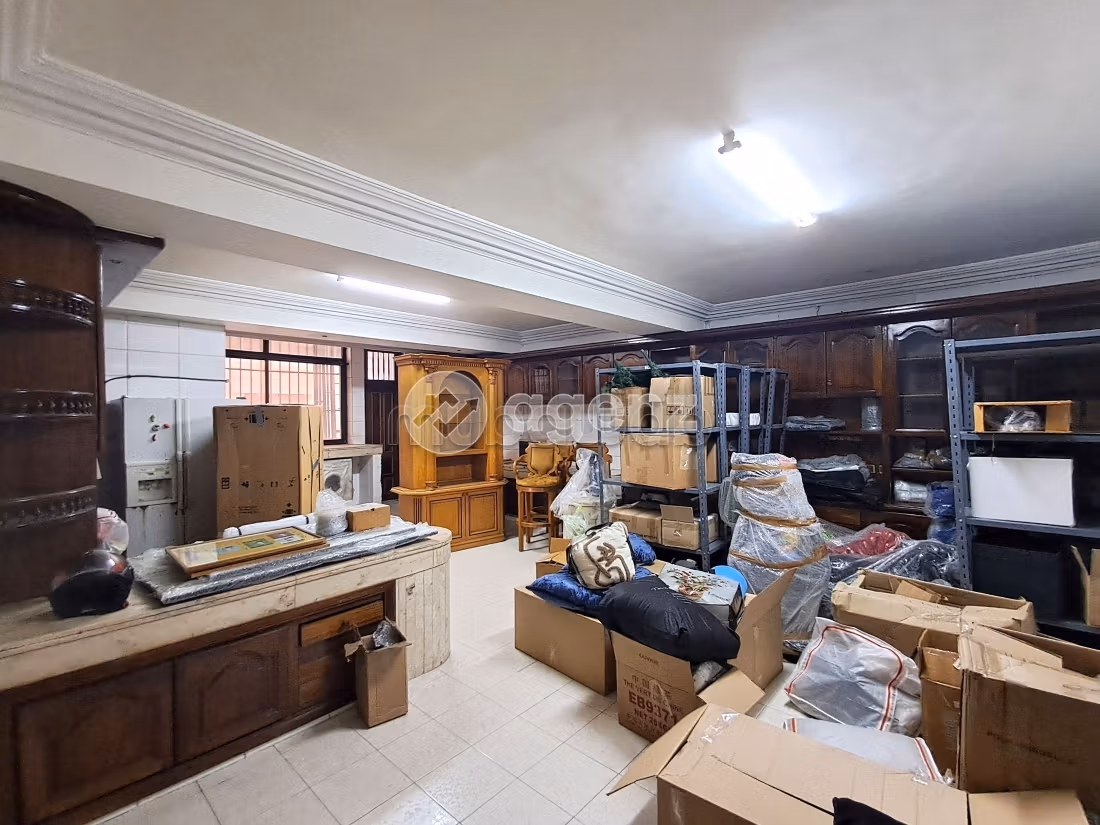 Apartment to purchase. Area 416 m². Lift and garage
