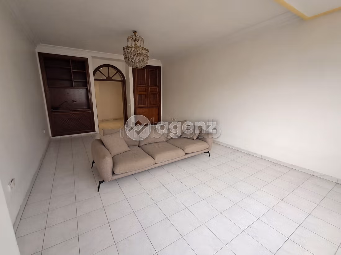 Apartment to purchase. Area 416 m². Lift and garage