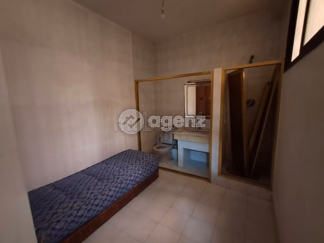 Apartment to purchase. Area 416 m². Lift and garage