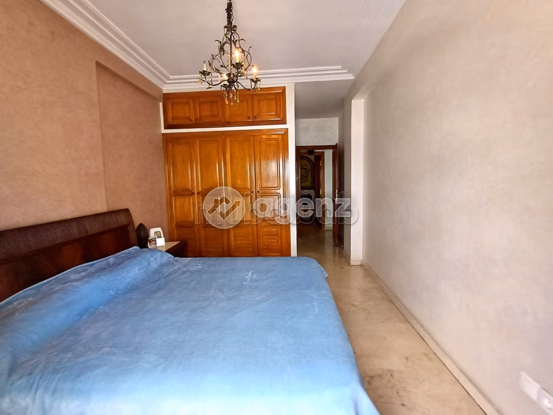 Apartment for sale in Les princesses. 2 lovely rooms. Carpark and elevator