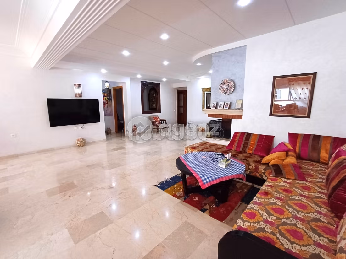 Apartment for sale in Les princesses. 2 lovely rooms. Carpark and elevator