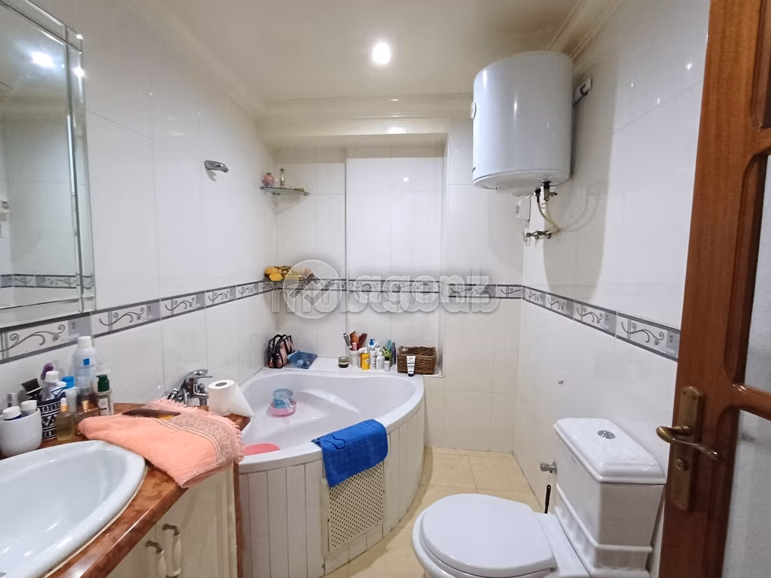 Apartment for sale in Les princesses. 2 lovely rooms. Carpark and elevator