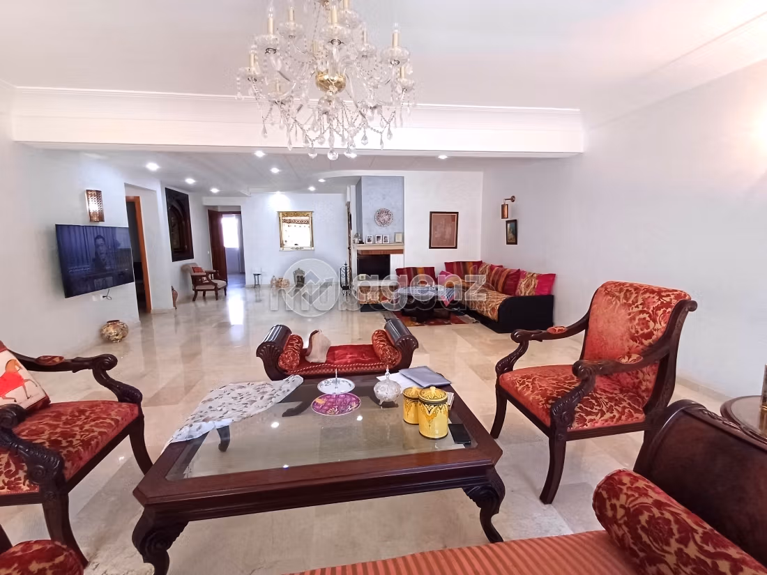 Apartment for sale in Les princesses. 2 lovely rooms. Carpark and elevator