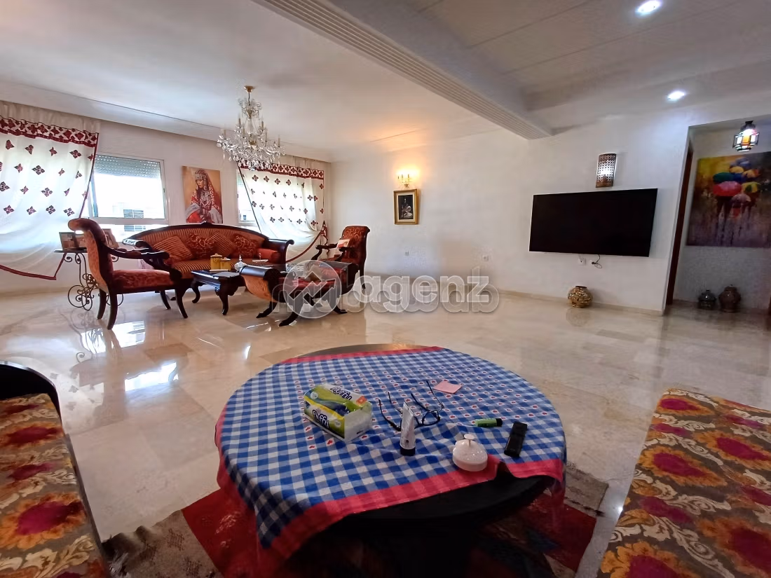 Apartment for sale in Les princesses. 2 lovely rooms. Carpark and elevator