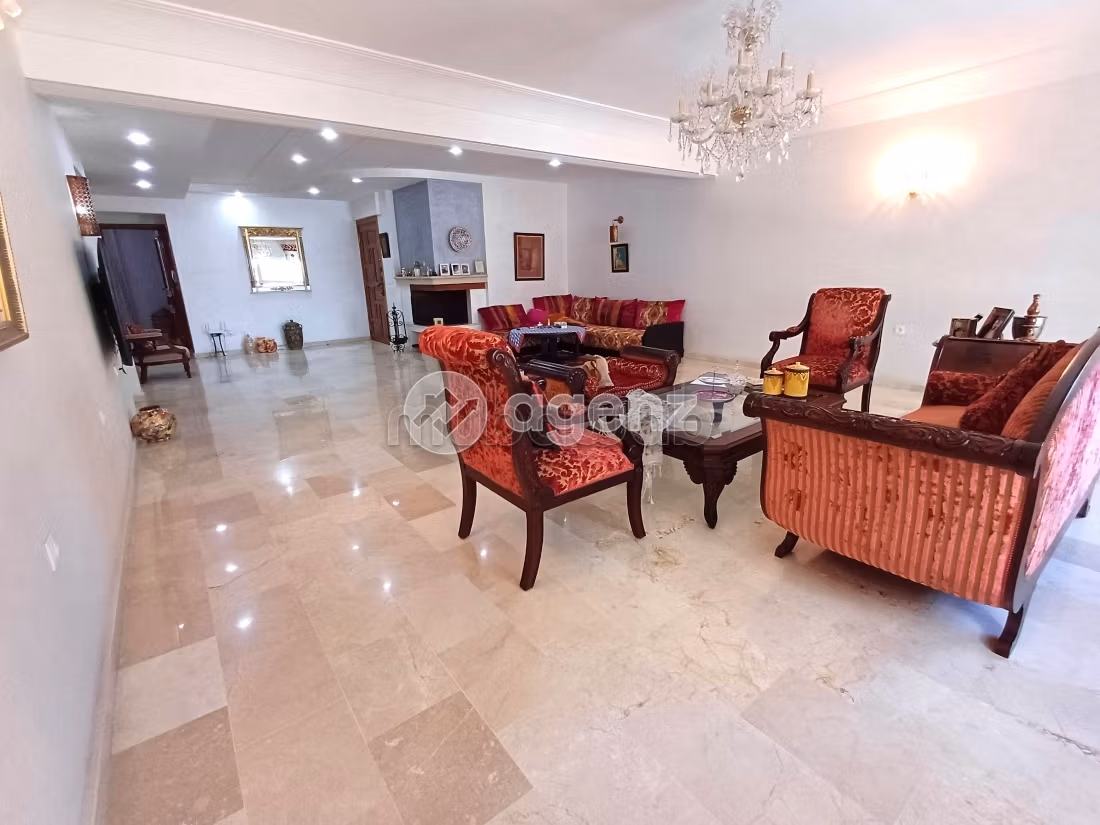 Apartment for sale in Les princesses. 2 lovely rooms. Carpark and elevator