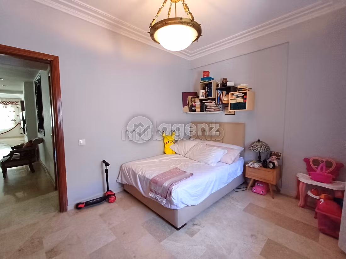Apartment for sale in Les princesses. 2 lovely rooms. Carpark and elevator