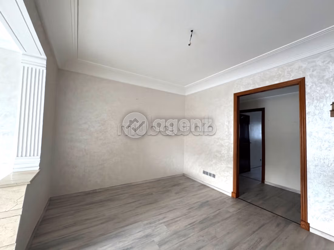 Vendita di uno splendido appartamento a La Gironde. Superficie 88 m². Ascensore e posto auto